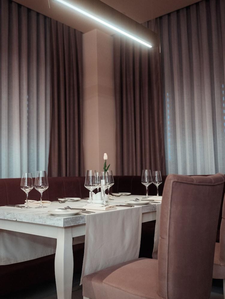 Midtown Hotel Baku Eksteriør bilde